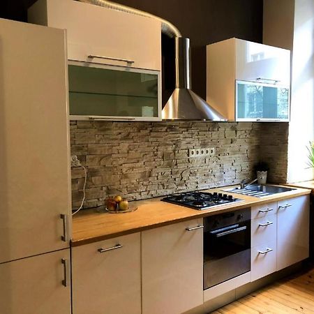 Wilcza 54 Prywatne Mieszkanie Z Balkonem W Centrum 400M Od Dworca Centralnego Samodzielne Zameldowanie! Self Check-In System! Warszawa Zewnętrze zdjęcie