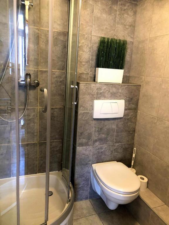 Wilcza 54 Prywatne Mieszkanie Z Balkonem W Centrum 400M Od Dworca Centralnego Samodzielne Zameldowanie! Self Check-In System! Warszawa Zewnętrze zdjęcie